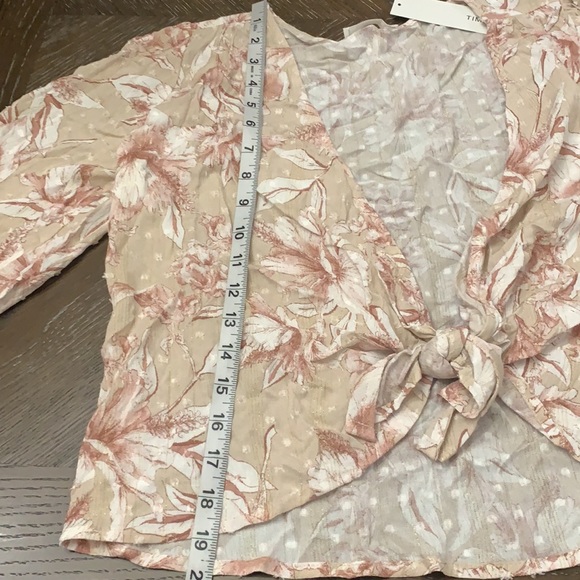Timing tan floral with metallic top/blouse - Picture 17 of 17